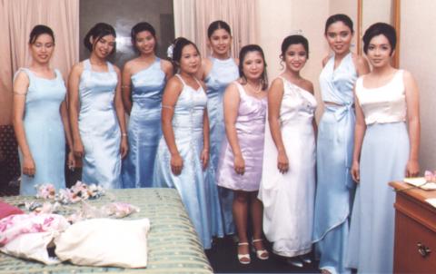 Grace, Heiress, Jen, Dalynn, Veron, sis, me, JP, and Lala in the hotel room